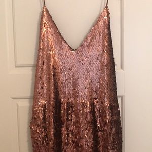 Fun and flirty sequin mini ✨